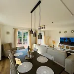 Familientraum An Der Wunderschoenen Ostsee In - Strandnah, Kostenloses Parken & Terasse!w2